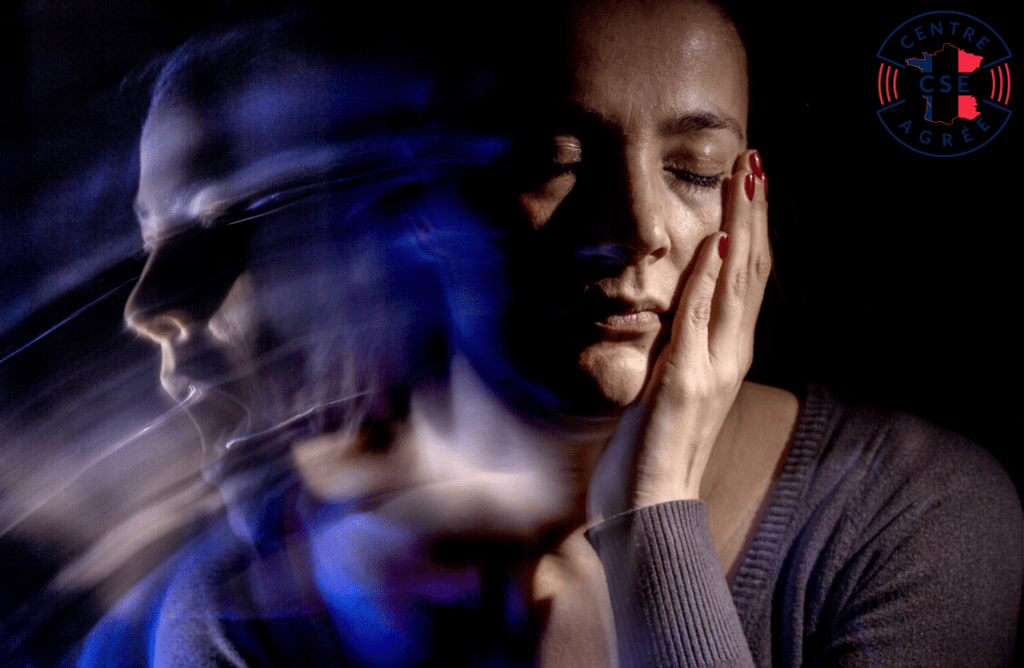 Femme en détresse, double exposition, risques psychosociaux