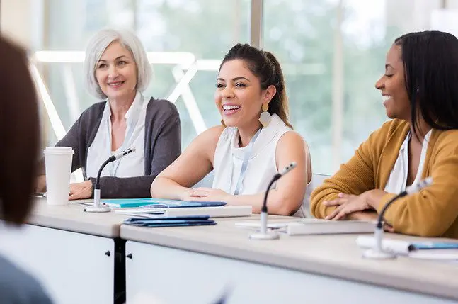 Formats proposés Présentiel, distanciel, intra/inter-entreprise. Sessions inter-présentielles favorisant les échanges entre entreprises. Formations modulables selon taille d'entreprise (TPE/PME ou >300 salariés).