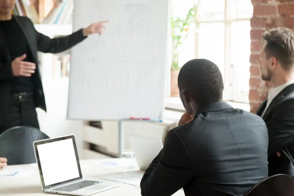 Formation CSE à Marseille : présentation en réunion