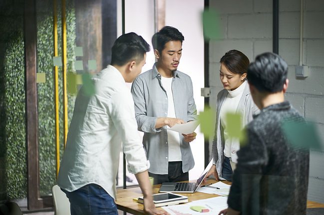 R&ocirc;le du CSE en entreprise < 50 salariés Présente les réclamations des salariés. Réalise des enqu&ecirc;tes après accidents. Peut saisir l'inspection du travail.