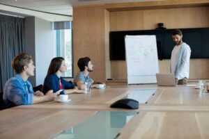 Quelle formation CSE choisir à Poissy
